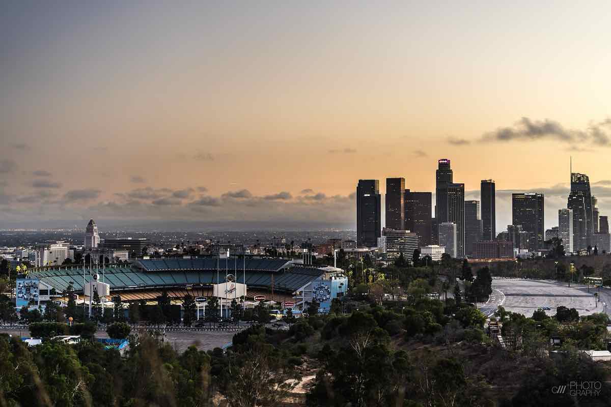 Dodger Stadium y el centro de Los Ángeles